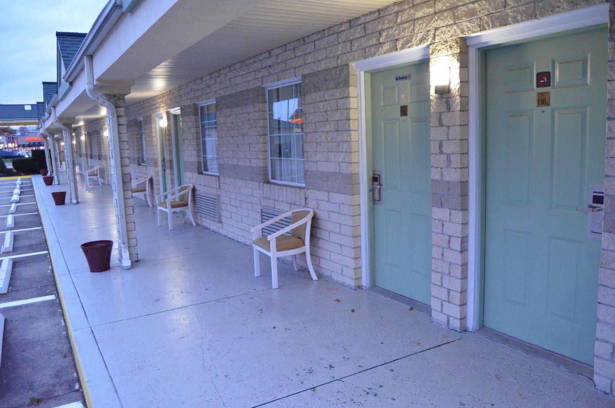 Motel Economy
